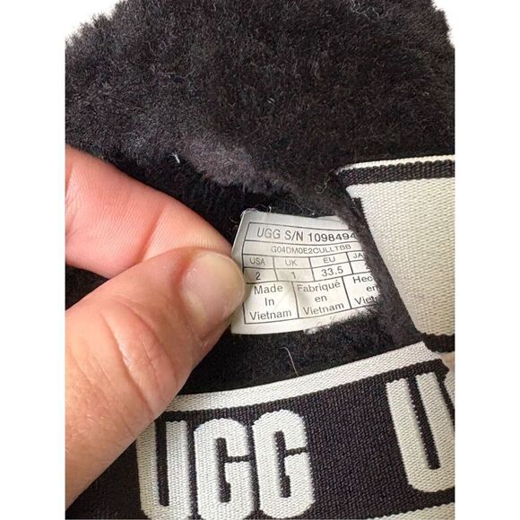 UGG Fluff Yeah Kids Slides size 2 Black Slingback - Picture 6 of 8